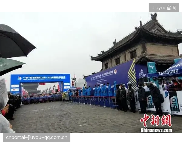 维尼修斯高速奔跑配合精准撞墙：墙影智能训练墙引爆训练场的速度与精准